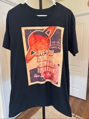 Taylor Swift - Seven T-Shirt - Size L